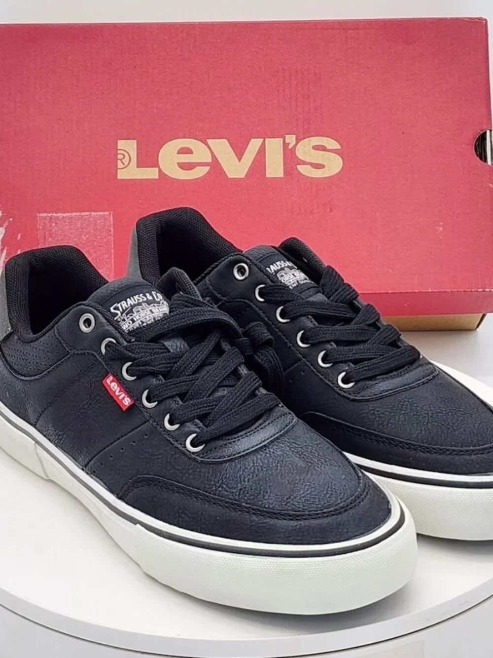 Levi’s Munro UL Black Charcoal Sneakers Men’s Size 8 New
